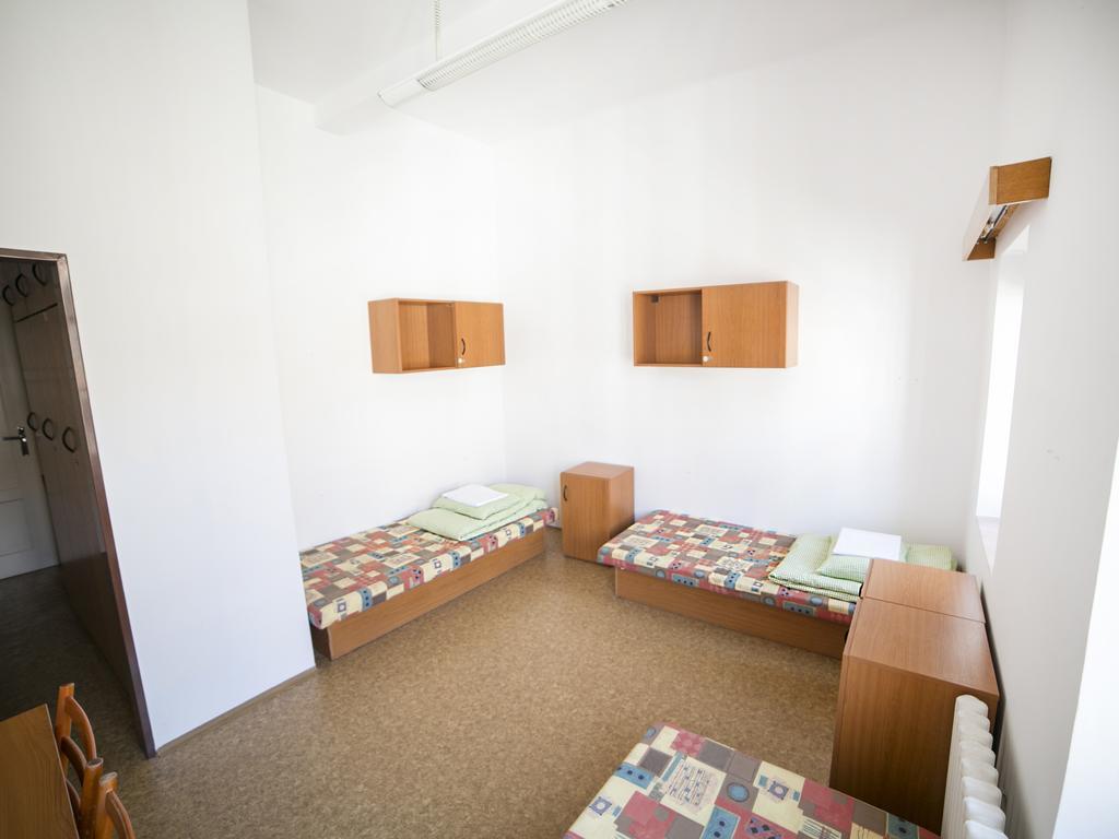 Dizzy Daisy Hostel Prag Zimmer foto