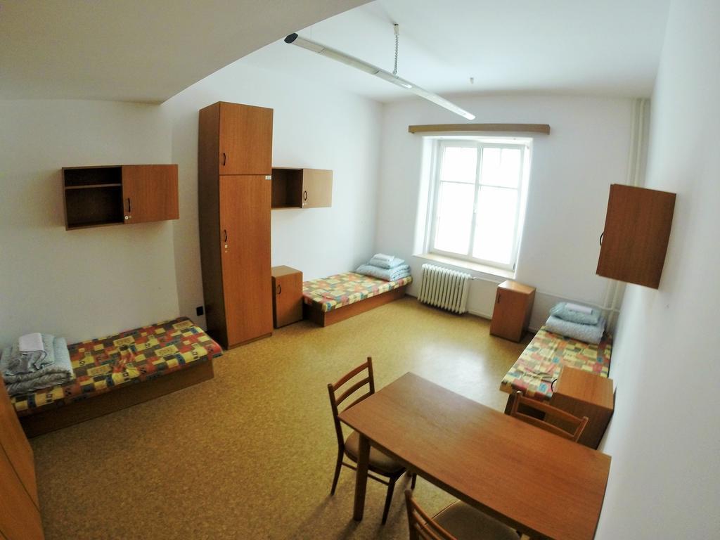 Dizzy Daisy Hostel Prag Zimmer foto
