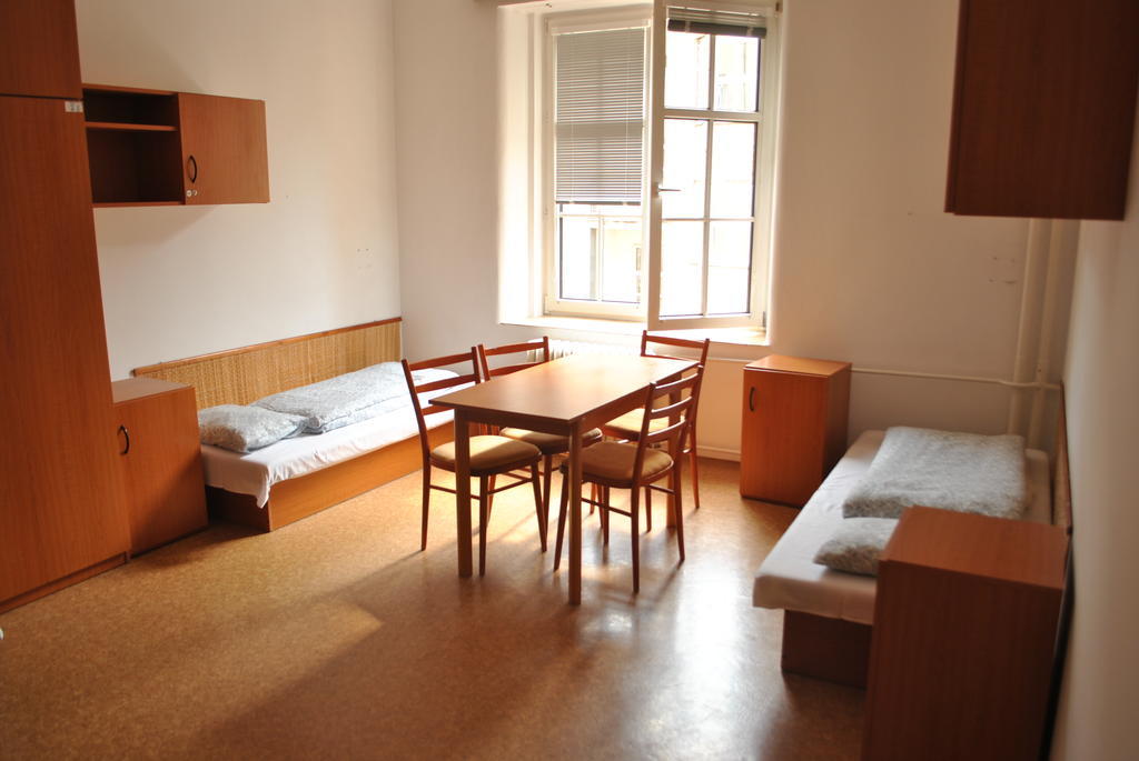 Dizzy Daisy Hostel Prag Zimmer foto